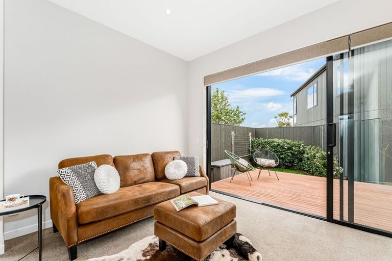 Photo of property in 5/6 Oswald Crescent, Paparangi, Wellington, 6037