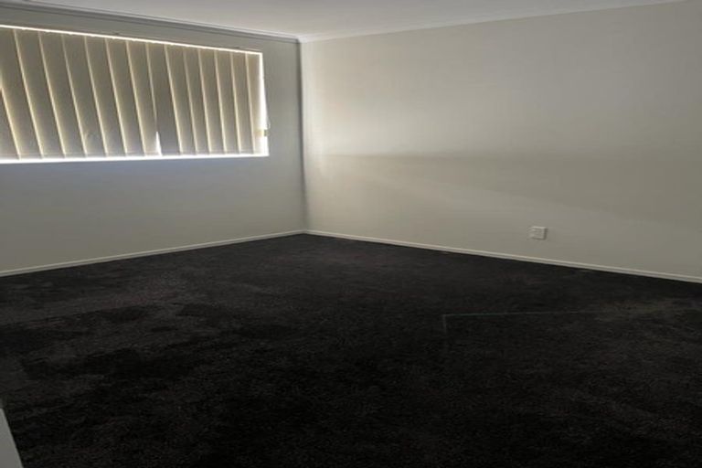 Photo of property in 12 Richard Halse Drive, Manurewa, Auckland, 2105