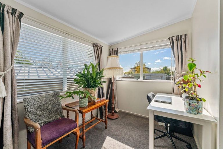 Photo of property in 18 Ward Place, Richmond Heights, Taupo, 3330