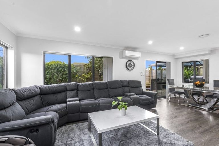 Photo of property in 8a Ron Keat Drive, Papakura, 2110