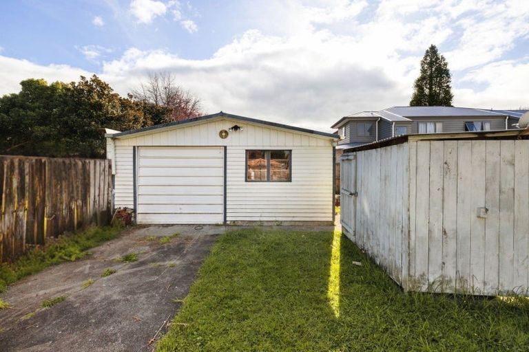 Photo of property in 63 Oakfield Crescent, Pukete, Hamilton, 3200