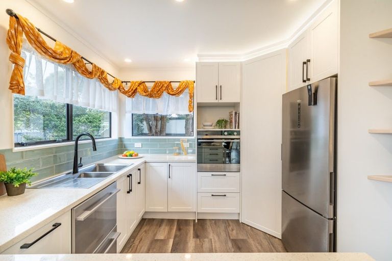 Photo of property in 79 Sea Vista Drive, Pukerua Bay, 5026