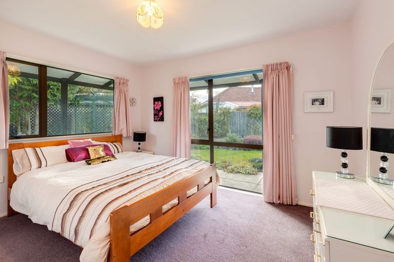 Photo of property in 2/48 Mcfaddens Road, St Albans, Christchurch, 8052