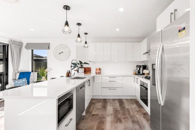 Photo of property in 42 Buddle Road, Wallaceville, Upper Hutt, 5018