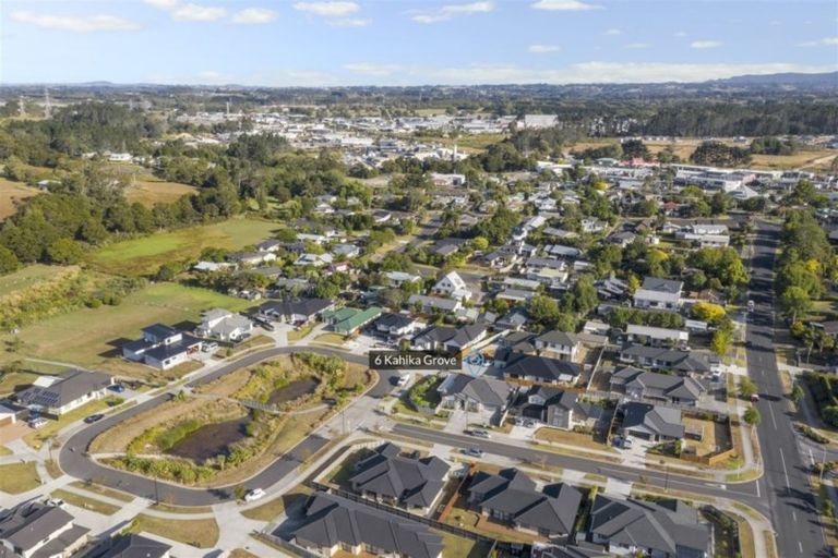 Photo of property in 6 Kahika Grove, Huapai, Kumeu, 0810