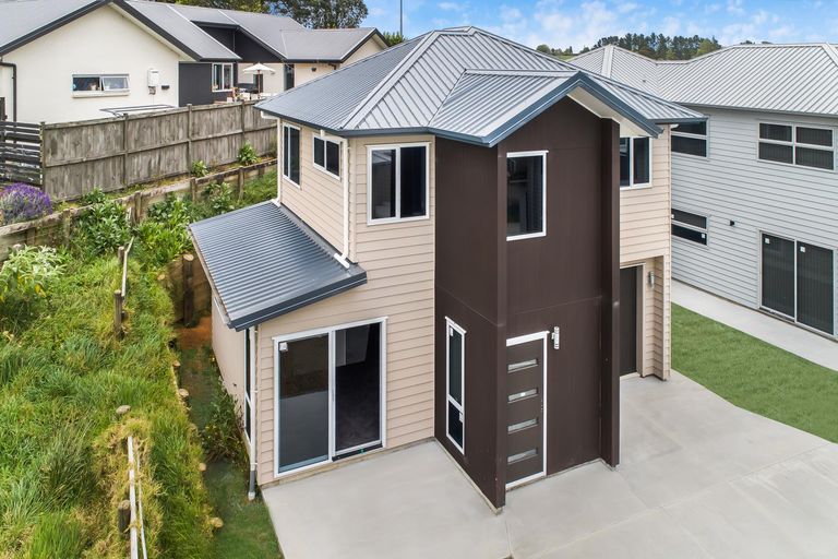 Photo of property in 2 Ambedkar Way, Pukekohe, 2120