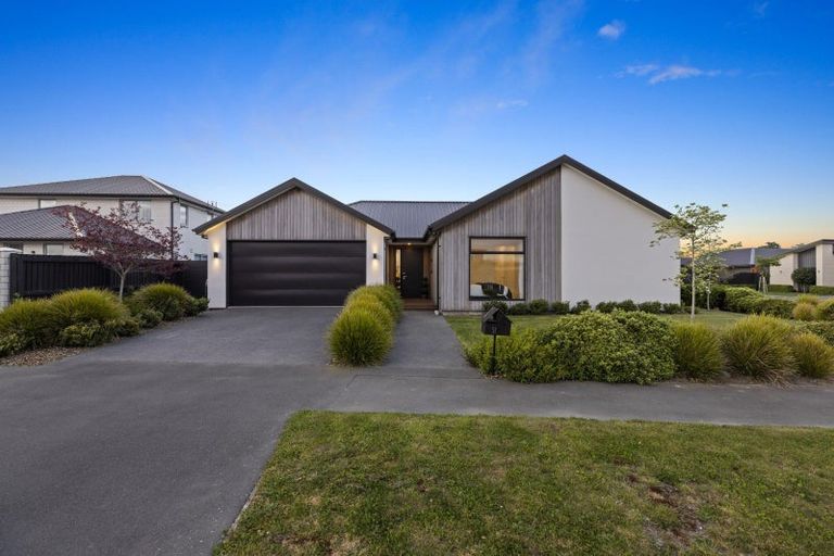 Photo of property in 52 Manakura Street, Russley, Christchurch, 8042