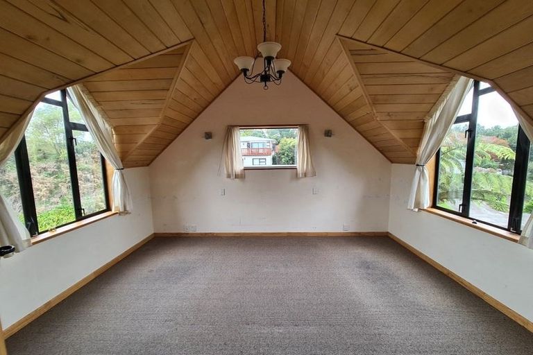 Photo of property in 9 Lindaver Grove, Merrilands, New Plymouth, 4312