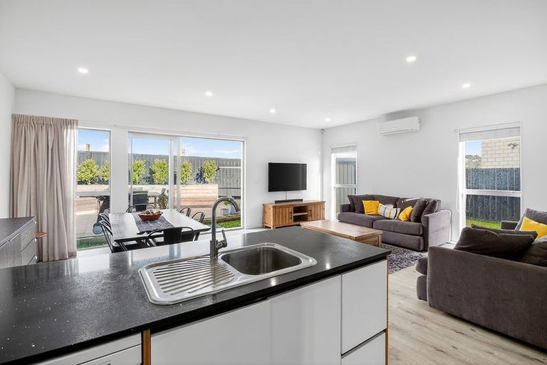 Photo of property in 4 Berba Lane, Westgate, Auckland, 0814