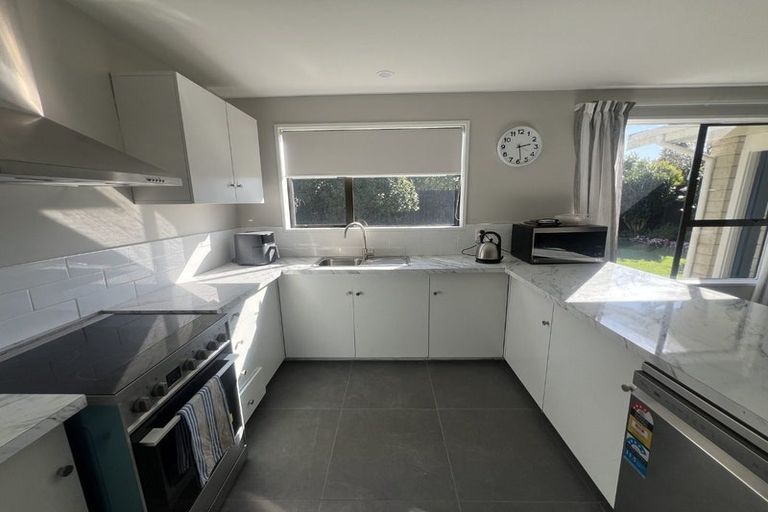 Photo of property in 1/120b Roydvale Avenue, Burnside, Christchurch, 8053