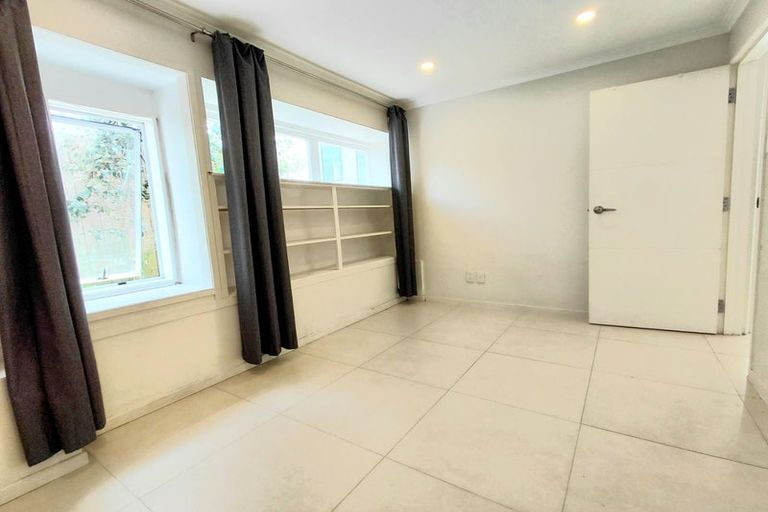 Photo of property in 86d Kelman Road, Kelston, Auckland, 0602