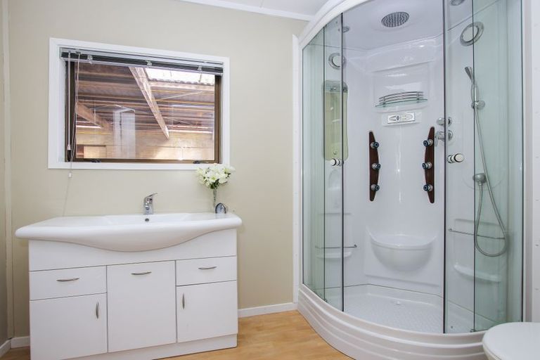 Photo of property in 40 Keegan Drive, Massey, Auckland, 0614