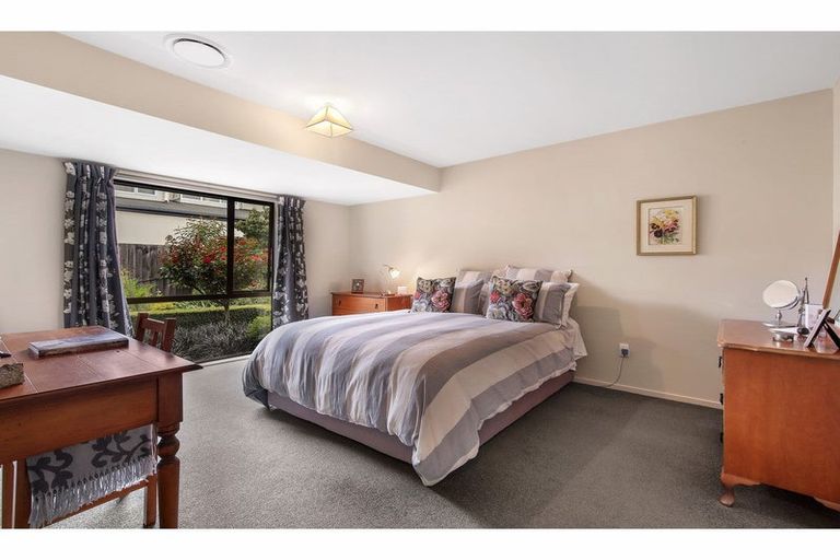 Photo of property in 35 Glenburn Place, Avonhead, Christchurch, 8042