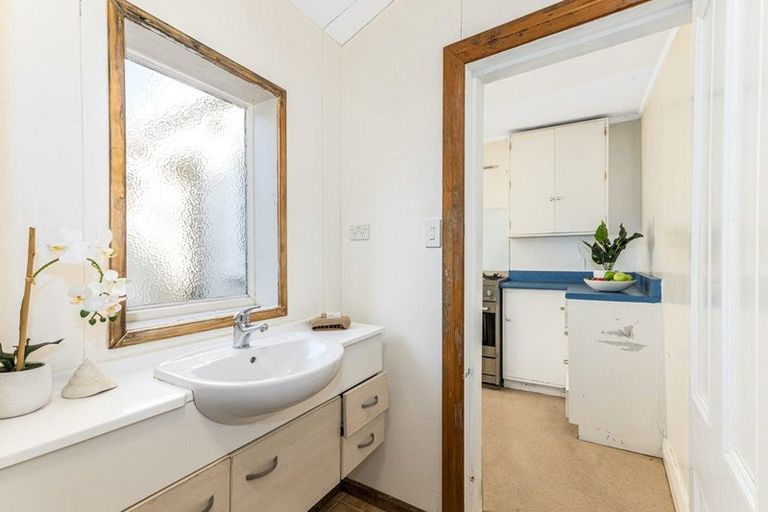 Photo of property in 4 Hanson Street, Mount Cook, Wellington, 6021