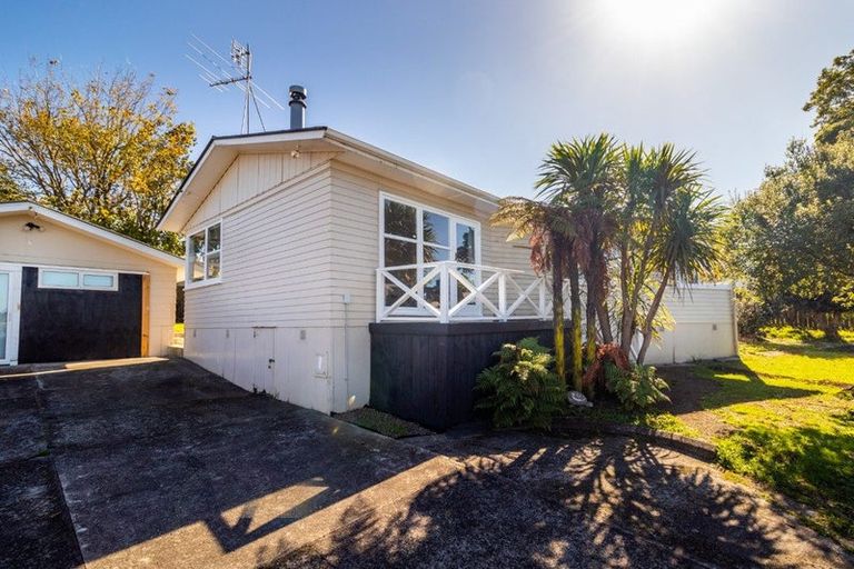 Photo of property in 10 Mcquarrie Avenue, Wattle Downs, Auckland, 2103