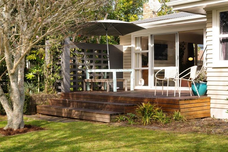 Photo of property in 37 Sandwich Road, St Andrews, Hamilton, 3200