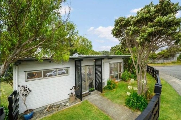 Photo of property in 174 Orangi Kaupapa Road, Northland, Wellington, 6012
