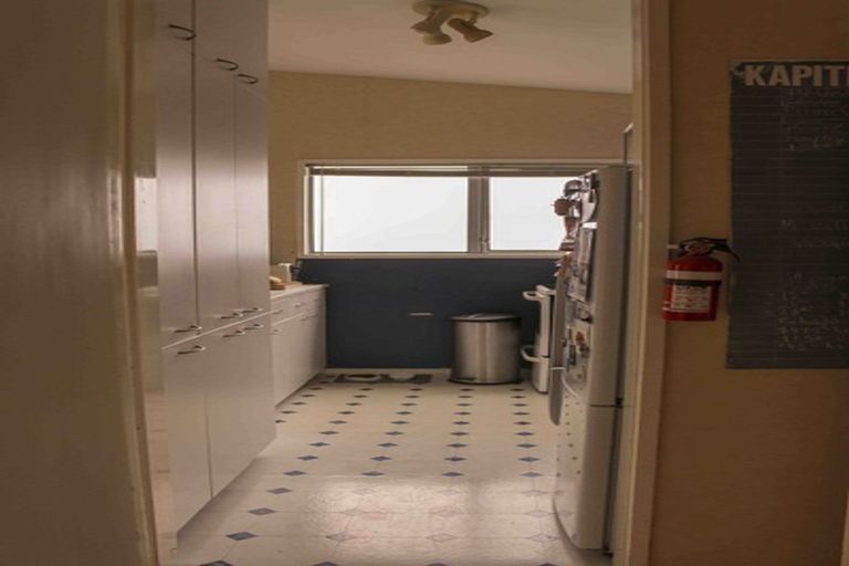 Photo of property in 30a Huntingdon Street, Northland, Wellington, 6012