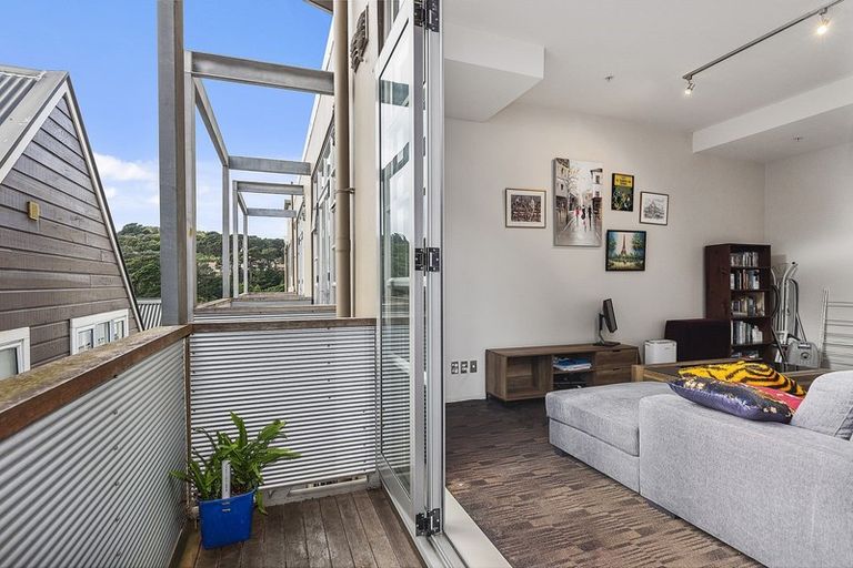 Photo of property in Vespa Apartments, 405/20 Hanson Street, Mount Cook, Wellington, 6021