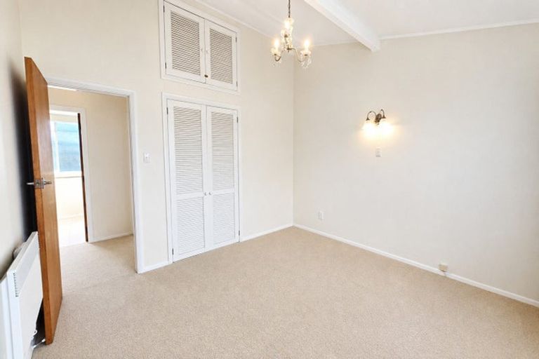Photo of property in 1b Horoeka Street, Stokes Valley, Lower Hutt, 5019