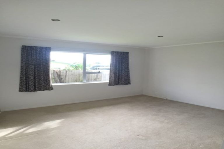 Photo of property in 94 Lynwood Road, New Lynn, Auckland, 0600
