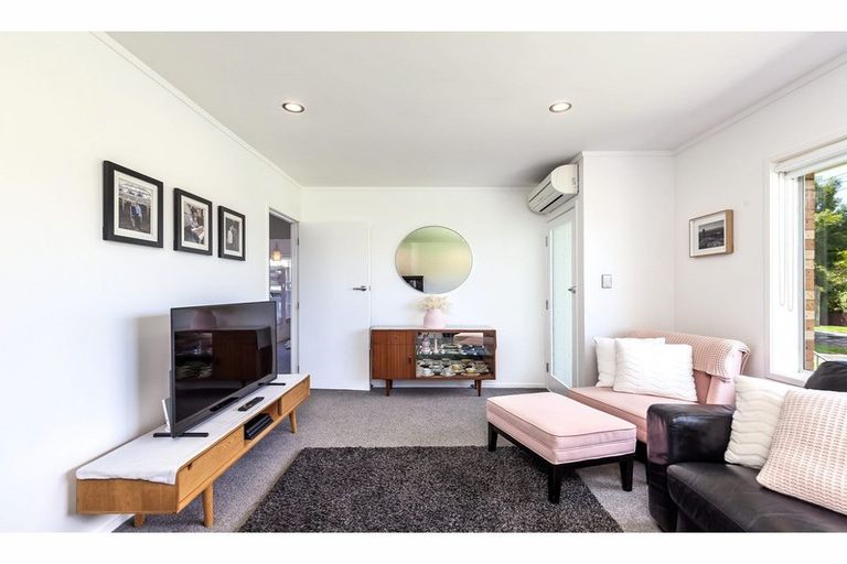 Photo of property in 1b Karaka Street, New Lynn, Auckland, 0600
