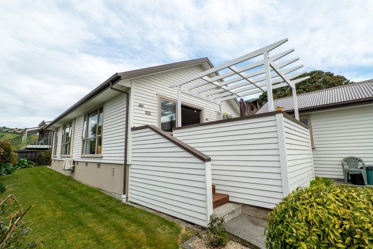 Photo of property in 29 Moncks Spur Road, Redcliffs, Christchurch, 8081