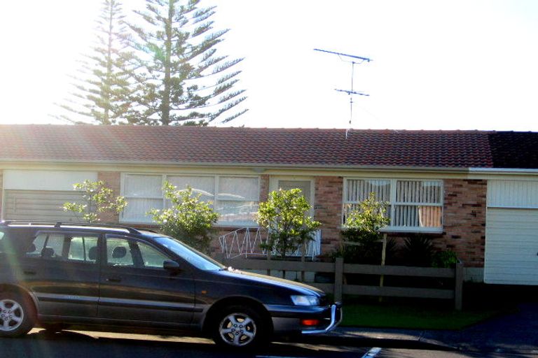 Photo of property in 3/19 Moana Avenue, Orewa, 0931