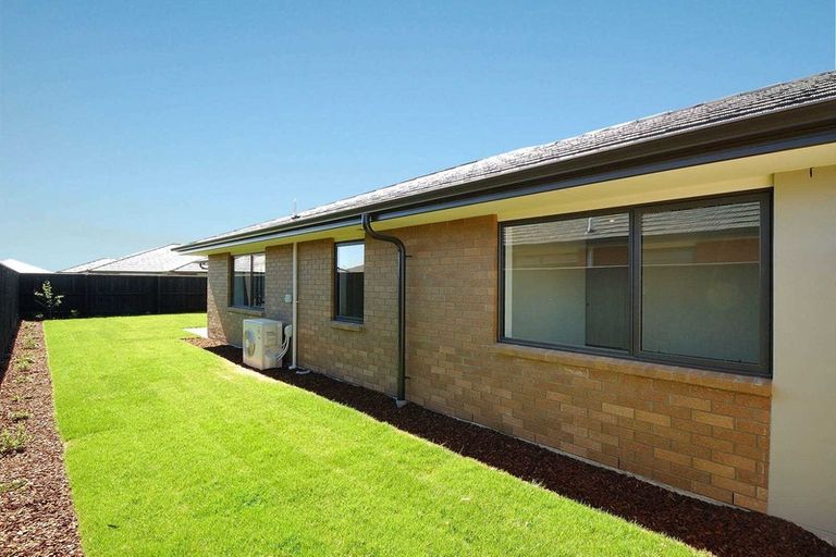 Photo of property in 33 Ragley Way, Rolleston, 7615