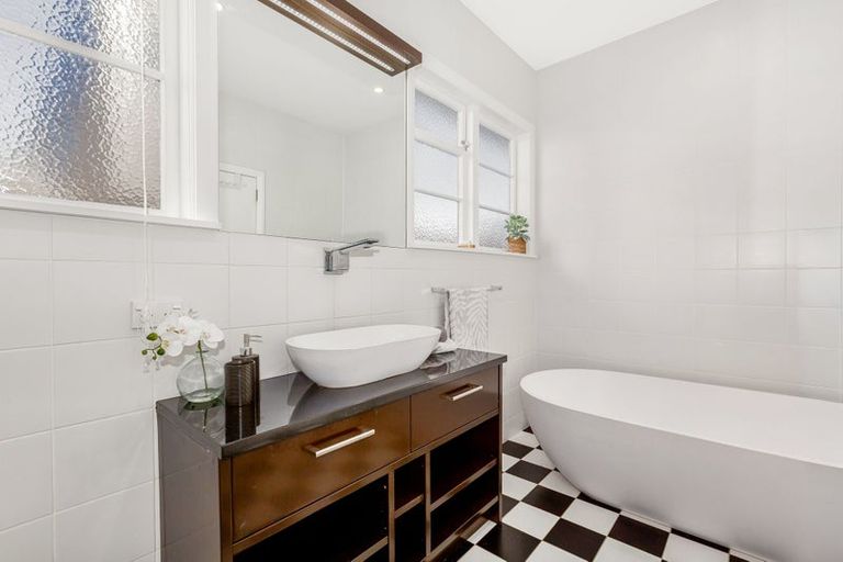 Photo of property in 3 Harley Grove, Boulcott, Lower Hutt, 5010