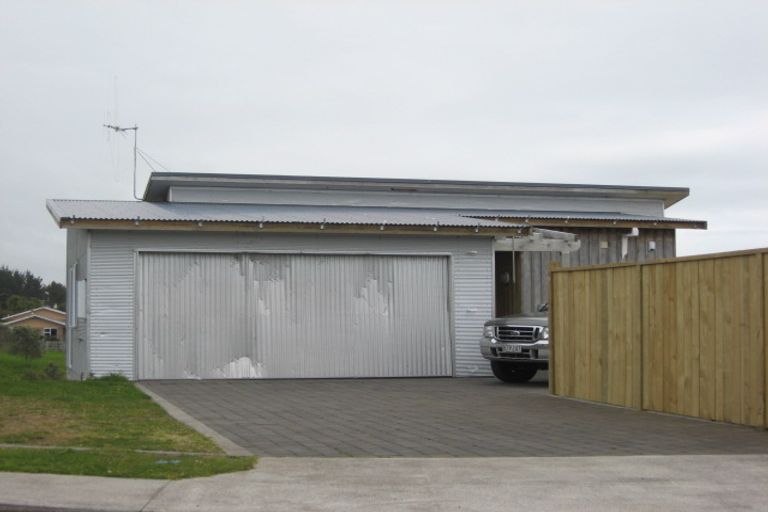 Photo of property in 20 The Outlook, Oakura, 4314