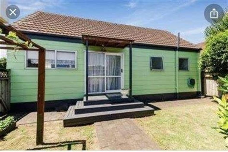 Photo of property in 3/92 Kenderdine Road, Papatoetoe, Auckland, 2025