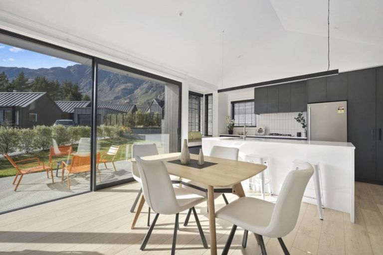 Photo of property in 4 Kotuku Lane, Jacks Point, Queenstown, 9371