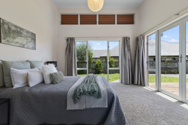 Photo of property in 92 Saint James Drive, Huntington, Hamilton, 3210