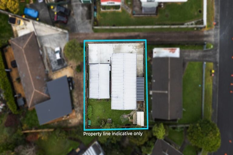 Photo of property in 1/13 Madigan Place, Glendene, Auckland, 0602