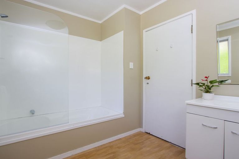 Photo of property in 40 Keegan Drive, Massey, Auckland, 0614