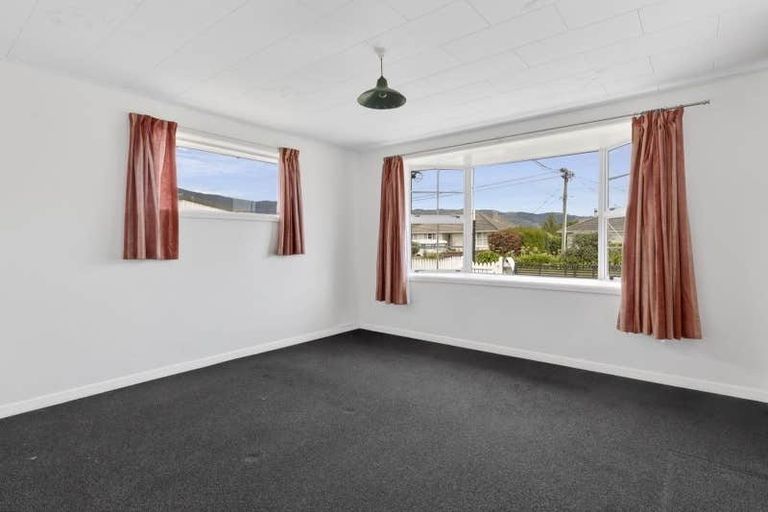 Photo of property in 1/3 Tainui Street, Stoke, Nelson, 7011