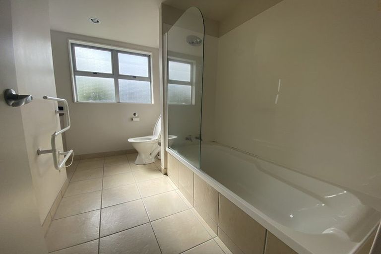 Photo of property in 38b Ruskin Road, Newlands, Wellington, 6037