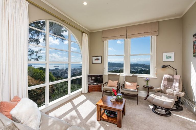 Photo of property in 74 Mortimer Terrace, Brooklyn, Wellington, 6021