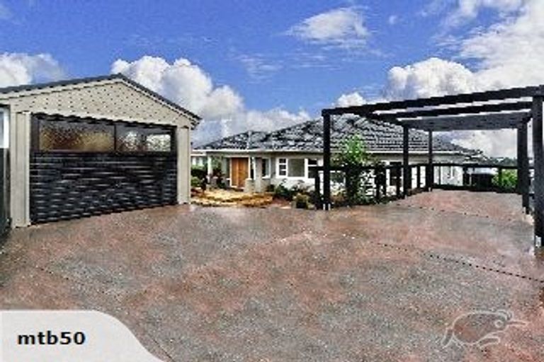 Photo of property in 179 Waimumu Road, Massey, Auckland, 0614