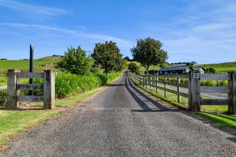 Photo of property in 80 Clearview Road, Lepperton, New Plymouth, 4373