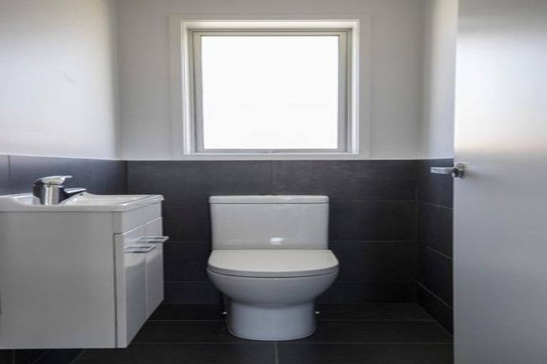 Photo of property in 35 Hayfield Way, Karaka, Papakura, 2113