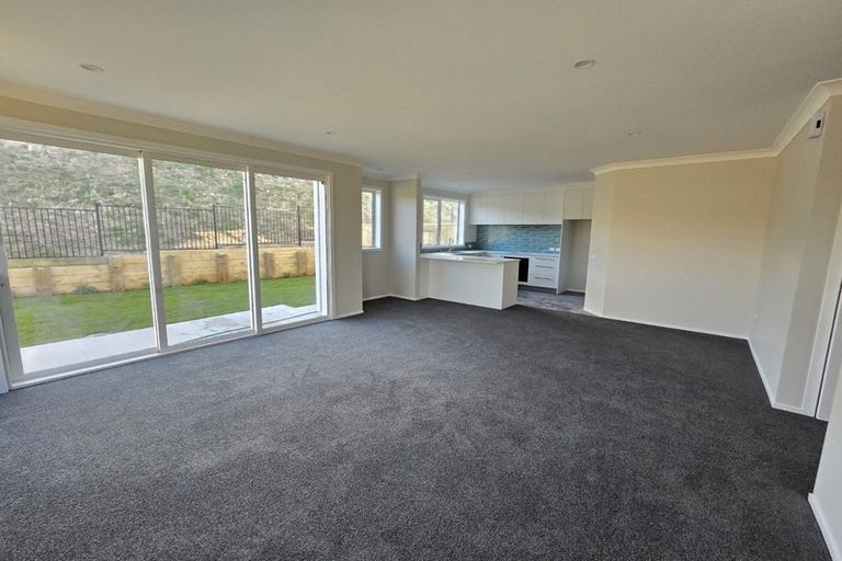 Photo of property in 6a Te Arapito Close, Aotea, 5024