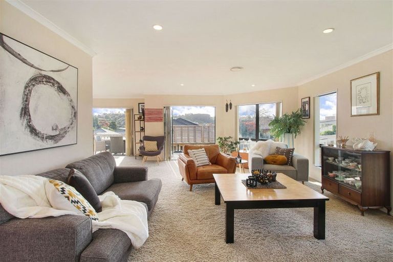 Photo of property in 50 Ridgeway Road, Pukekohe, 2120
