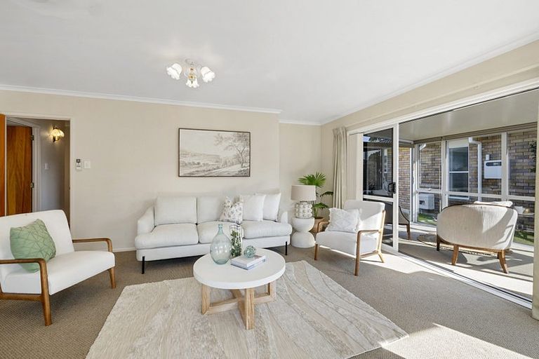 Photo of property in 1/17 Clemow Road, Fitzroy, New Plymouth, 4312