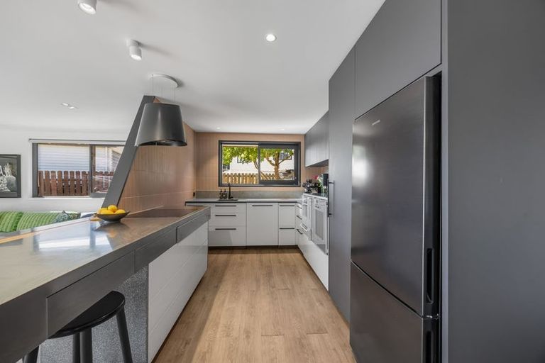 Photo of property in 13 Aeolus Place, Wanaka, 9305