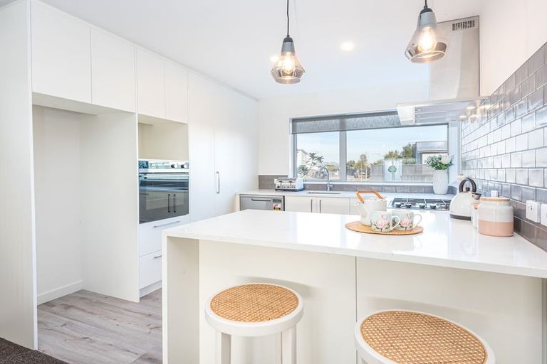 Photo of property in 7 Kakapo Lane, Redwood, Christchurch, 8051