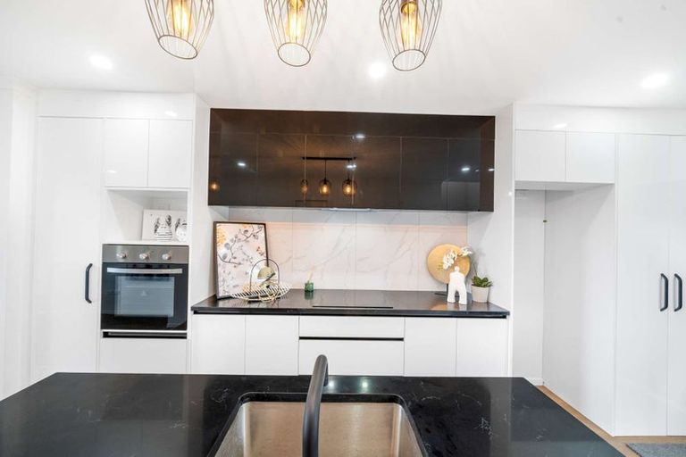 Photo of property in 10/32 Brandon Road, Glen Eden, Auckland, 0602