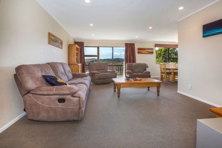 Photo of property in 9 Longitude Place, Whitby, Porirua, 5024
