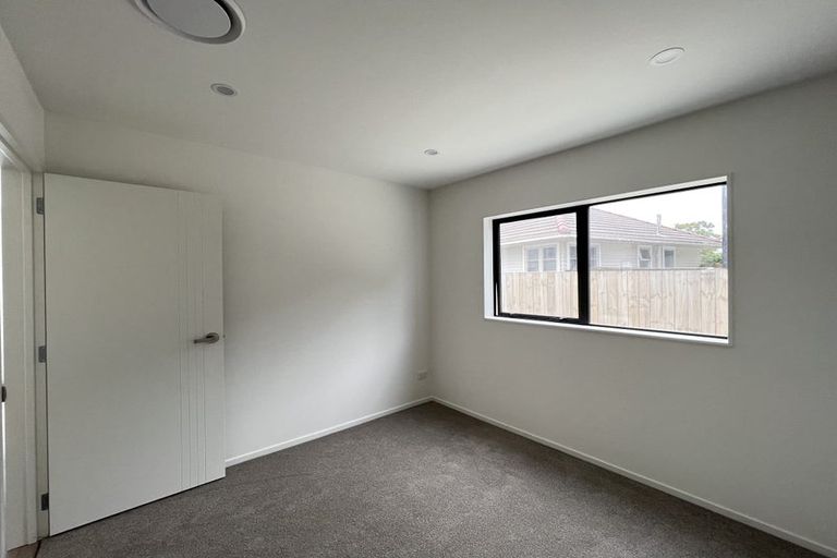 Photo of property in 30b Durham Street, Te Atatu Peninsula, Auckland, 0610